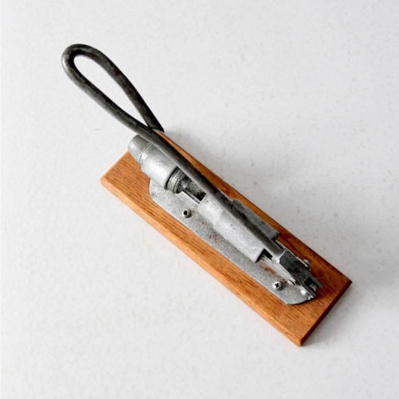 ⭐️Vintage Reed's Rocket Nut Cracker - Picture 3 of 7